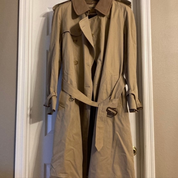 Men’s Burberry Trench Coat. Size European 56, Men’s XL. Worn only a few times.